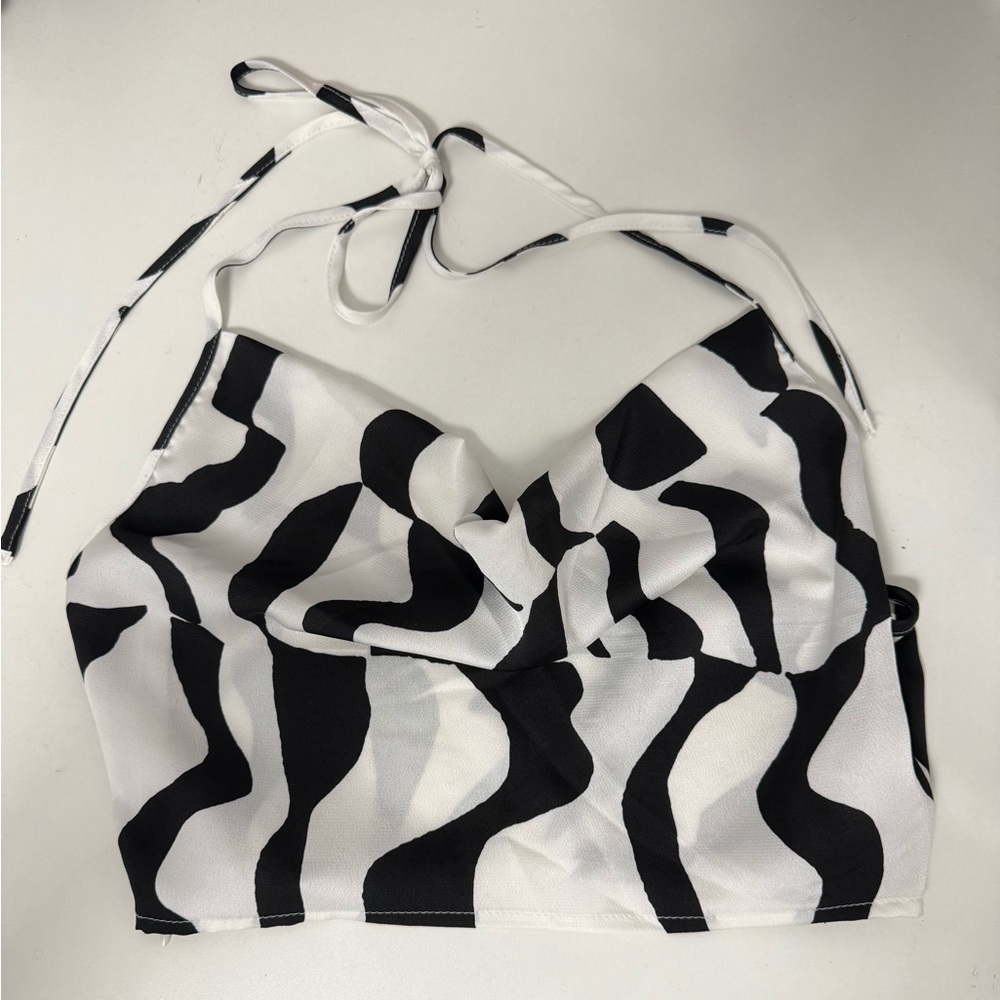 Black and White Print Crop Halter Top Size Small